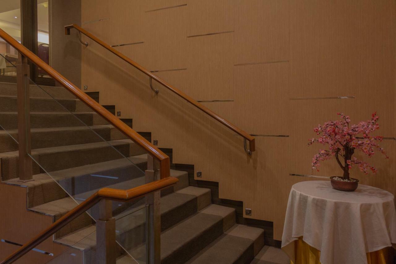 Collection O 7 Hotel Melawai Jacarta Exterior foto